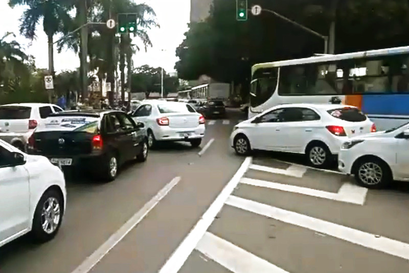 Motoristas de aplicativo protestaram no Centro de Goiânia nesta quinta, 31 | Foto: Reprodução