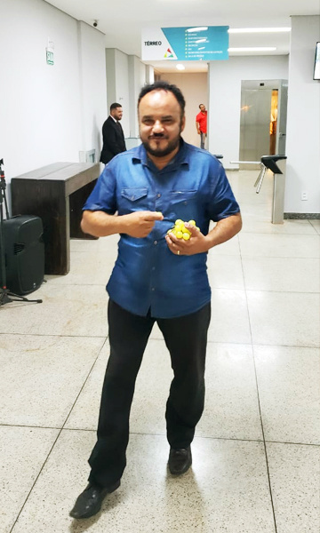 Vereador Pastor João Santana na saída da festa | Foto: Folha Z