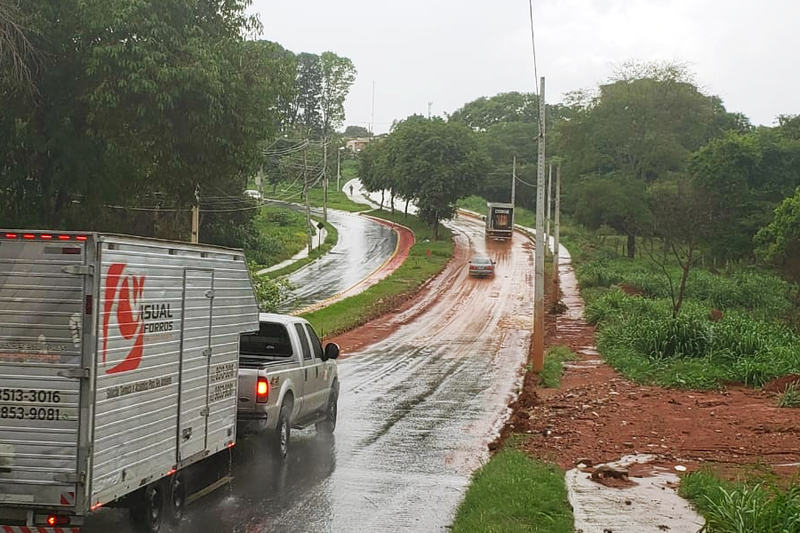 Palco de acidentes, Av. Benedito de Toleno sofre com rachaduras e lama