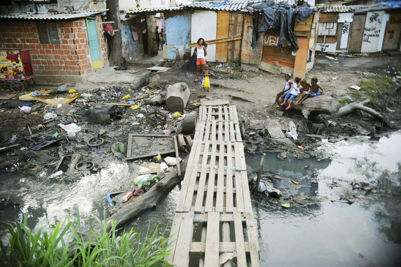Terrível desigualdade de renda entre ricos e pobres tende a aumentar ainda mais | Foto: Fernando Frazão/ Agência Brasil