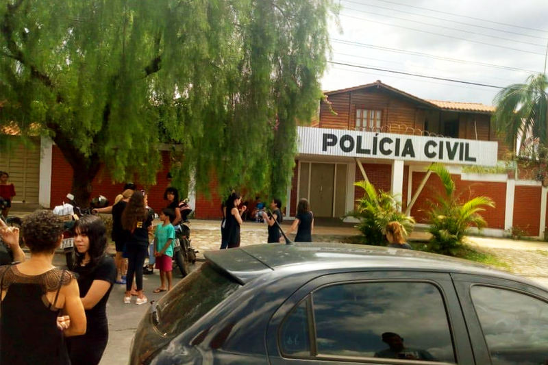 Manifestantes caminharam por cerca de 10 km até a sede do Grupo de Investigação de Homicídios (GIH) de Aparecida | Foto: Divulgação