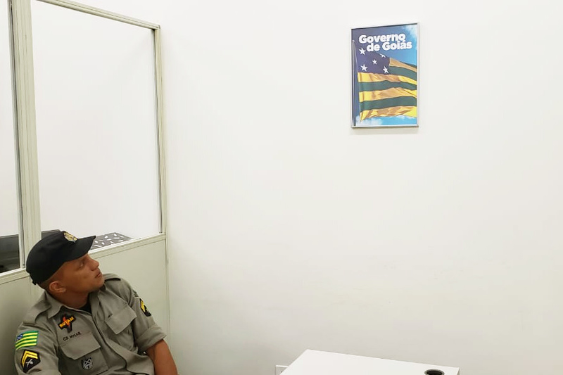 Foto do governador foi substituída pela bandeira de Goiás em repartições | Foto: Folha Z