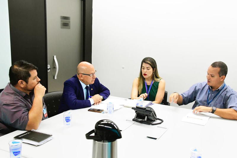 Reunião na Superintendência Regional da Caixa Econômica Federal, em Goiânia, tratou de apartamentos no Chácara São Pedro | Foto: Divulgação