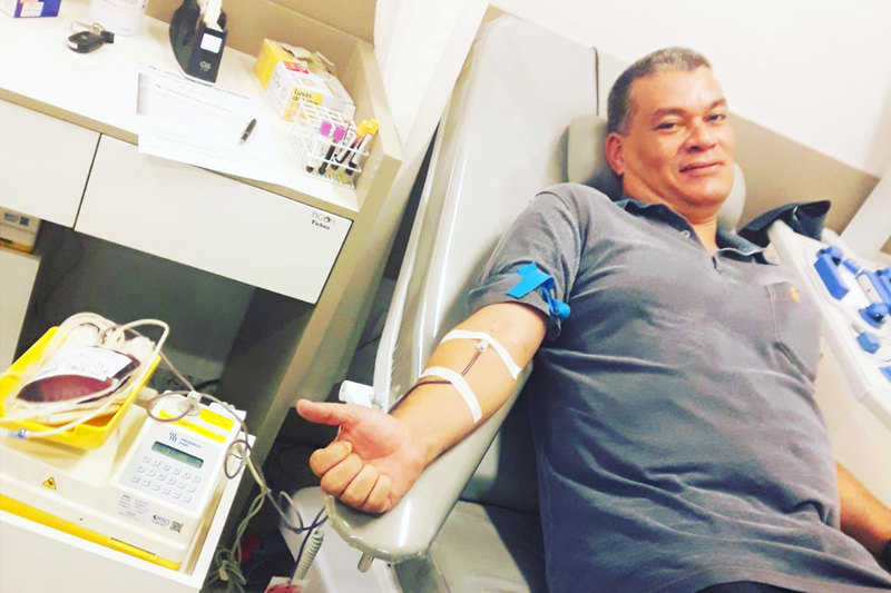 Rodrigo Czepak na última de suas rotineiras doações de sangue | Foto: Arquivo Pessoal