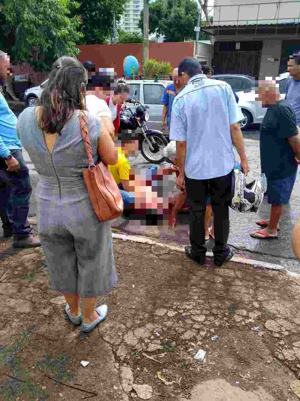 transeuntes ajudam vítima esfaqueada Jd América Goiânia