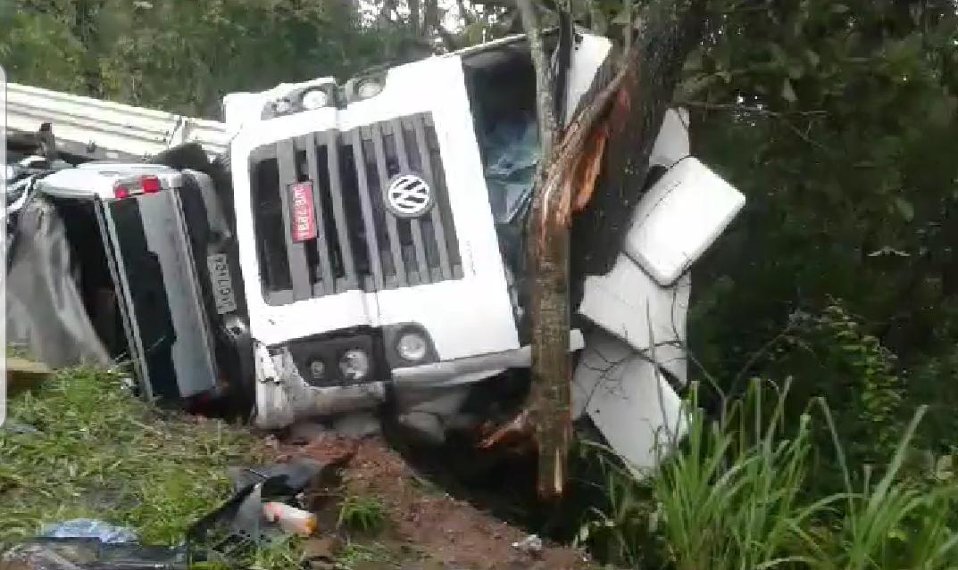 acidente grave S-10 carreta BR-040 Luziânia