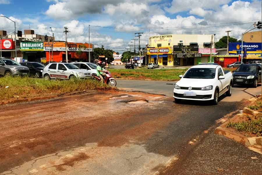 Inaugurada e reparada 3 vezes, Av. São Paulo é só buracos outra vez | Foto: Folha Z