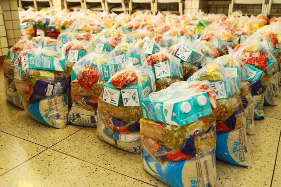 Educação de Aparecida distribui cestas básicas às famílias dos alunos matriculados na rede | Foto: Enio Medeiros