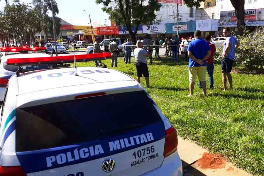 Polícia Militar isolou o local | Foto: Leitor/FZ