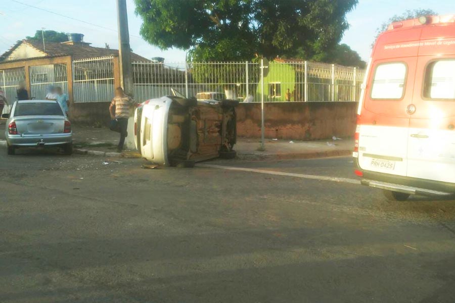Acidente foi no cruzamento das avenidas Goiás e Contorno, no Cidade Livre | Foto: Leitor/FZ