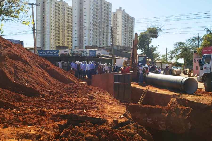 Visita do governador a adutora do Linhão Central na Avenida Pedro Luiz Ribeiro, esquina com Rua Ceiça, Conjunto Residencial Storil (na divisa com o Conjunto Bela Morada) | Foto: Folha Z