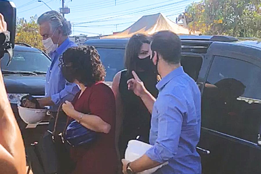 Carol Araújo chega no carro do governador a evento em Aparecida | Foto: Reprodução